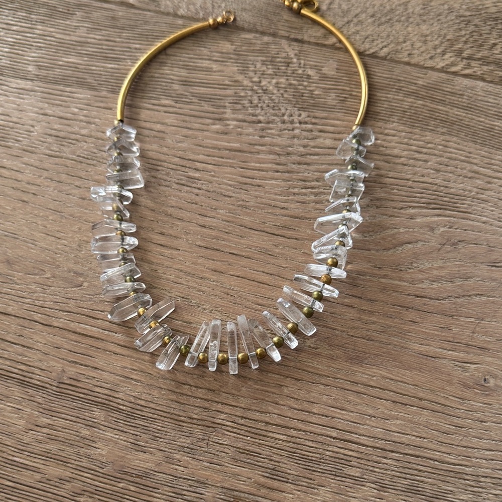 Elegant Gold and Clear Crystal Necklace